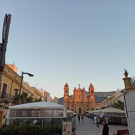 Vila A Casa Di Nonna Maria Terrasini Exteriér fotografie